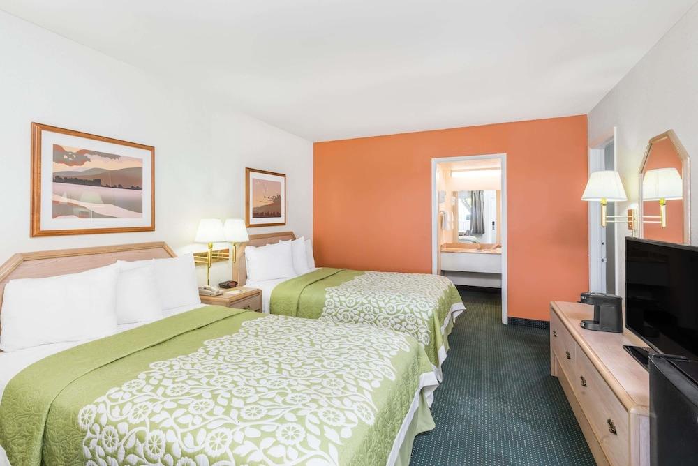 Days Inn By Wyndham Deming Exterior photo